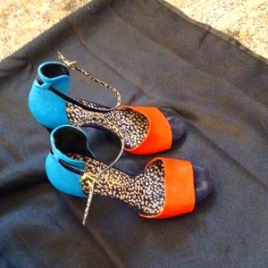 Jessica Simpson 3"heels in Orange/Turquoise 10M